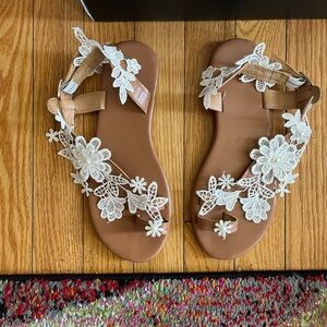 Elegant Floral Lace Sandals